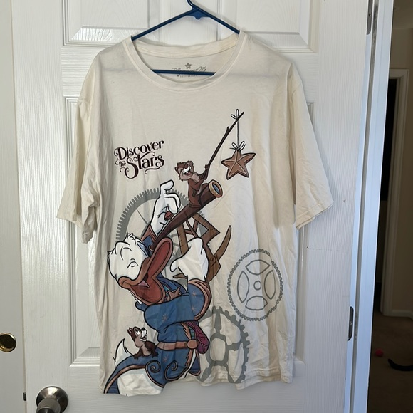DISNEY PARIS Donald Duck‎ tshirt in XXL - Picture 1 of 5